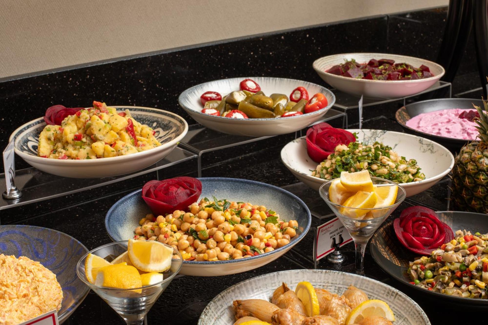 Ramada Plaza By Wyndham Istanbul Atakoy Hotel Eksteriør billede