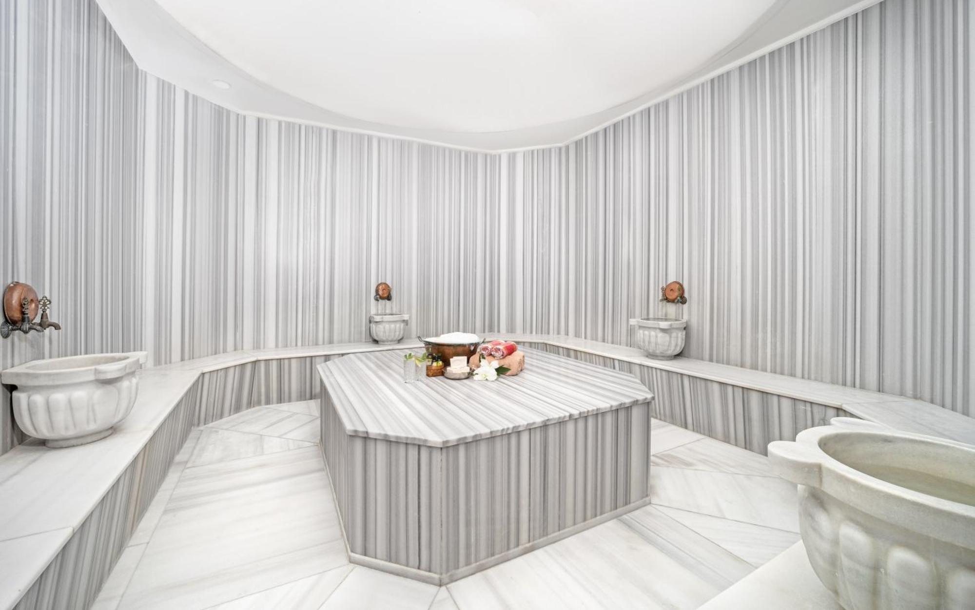 Ramada Plaza By Wyndham Istanbul Atakoy Hotel Eksteriør billede